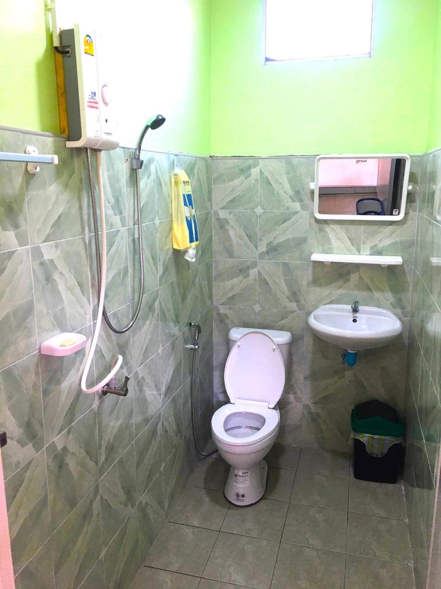 World Citizen Guesthouse Баан Тай Экстерьер фото